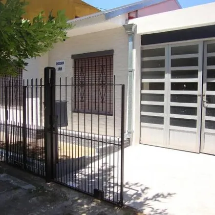 Buy this 2 bed house on Emerson 535 in Partido de Lomas de Zamora, B1828 HGV Villa Centenario