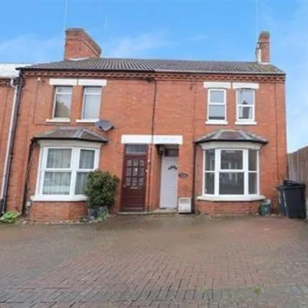 Rent this 3 bed townhouse on 11 Rectory Road in Rushden, NN10 0AF