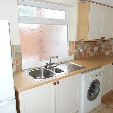 Rent this studio apartment on Queens Road in High Wycombe, HP13 6BE