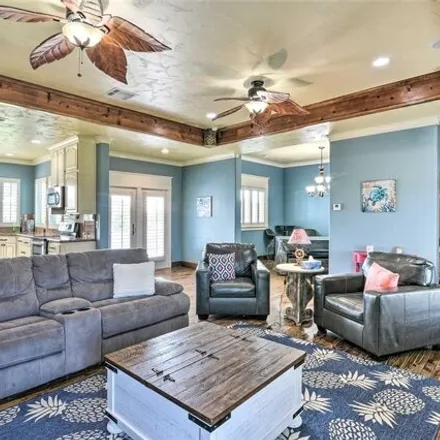 Image 9 - 987 Kenlyn Drive, Galveston County, TX 77650, USA - House for sale