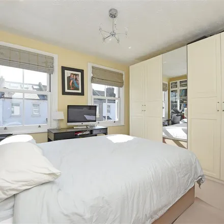 Image 5 - Ashbourne Terrace, London, SW19 1QU, United Kingdom - Apartment for rent