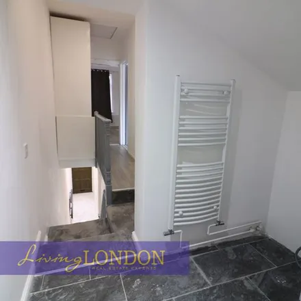 Image 2 - Town Road, Lower Edmonton, London, N9 0RR, United Kingdom - Townhouse for rent