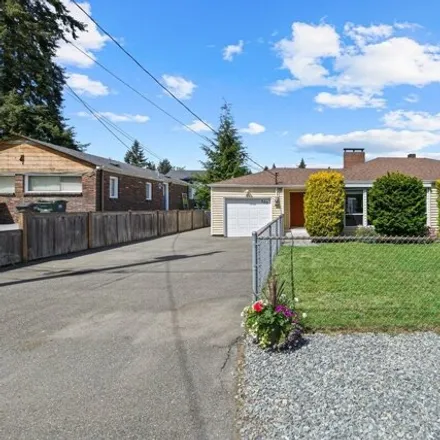 Buy this 3 bed house on 561 Tamarack Drive in Everett, WA 98203