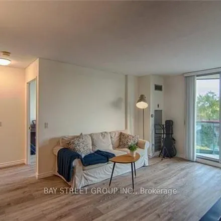 Image 7 - 238 Doris Avenue, Toronto, ON M2N 6W1, Canada - Apartment for rent