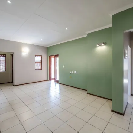 Image 5 - Willow Grove Lane, Craigavon, Randburg, 2155, South Africa - Apartment for rent