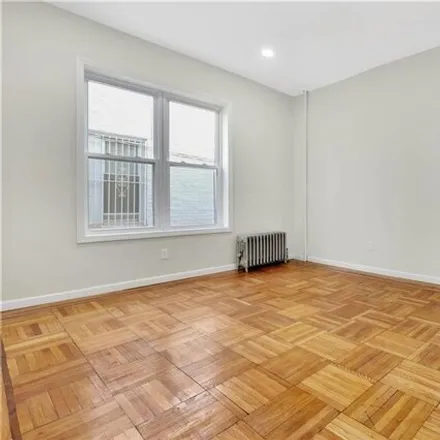 Image 3 - 142 East 92nd Street, New York, NY 11212, USA - House for rent