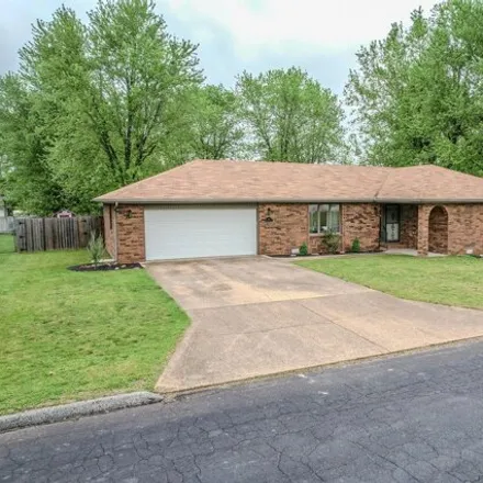 Buy this 3 bed house on 1301 East 16th Street in Mountain Grove, MO 65711