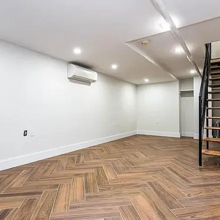 Rent this 3 bed apartment on Sephora in 210 Joralemon Street, New York