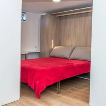 Image 7 - Carrer de Pau Claris, 72, 08007 Barcelona, Spain - Apartment for rent