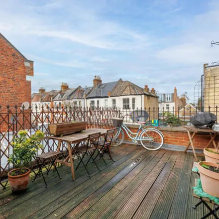 Image 7 - 235 Munster Road, London, SW6 6AY, United Kingdom - Apartment for sale