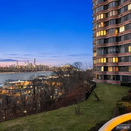 Image 1 - Winston Drive, Cliffside Park, NJ, USA - Condo for sale