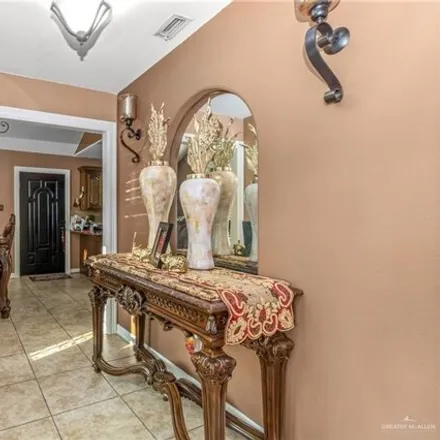 Image 3 - 140 Davina Street, Valley View Estates Colonia, Mission, TX 78572, USA - House for sale