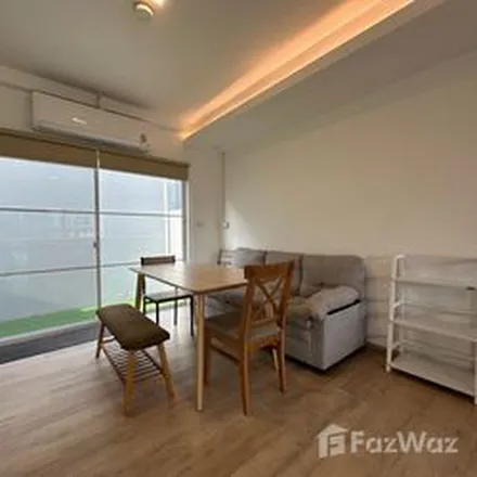 Rent this 3 bed townhouse on unnamed road in Prawet District, Bangkok 10250