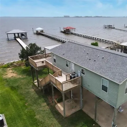 Buy this 3 bed house on 3767 Lakeview Drive in Calcasieu Parish, LA 70605