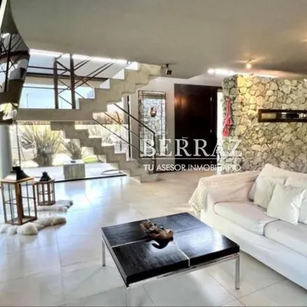 Buy this 5 bed house on Florida in Partido del Pilar, B1631 BUI Del Viso