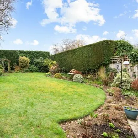 Image 3 - 21 Forestfield, Horsham, RH13 6DY, United Kingdom - House for sale