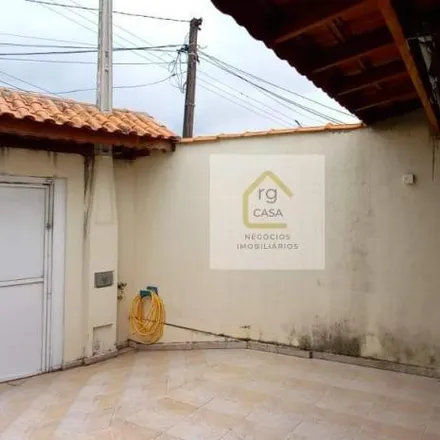 Buy this 3 bed house on Rua Caetano de Campos in Conjunto Residencial Nova Bertioga, Mogi das Cruzes - SP