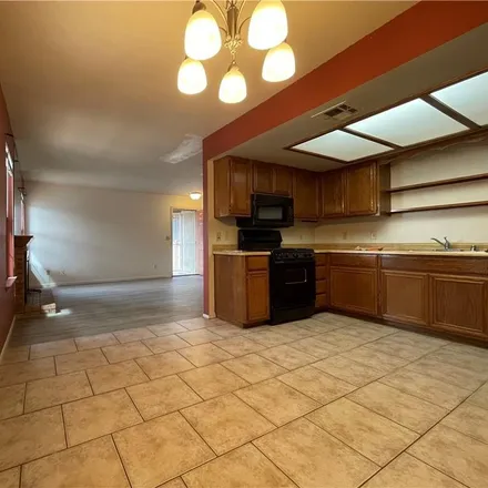 Image 4 - 5598 West Rochelle Avenue, Spring Valley, NV 89103, USA - Condo for sale
