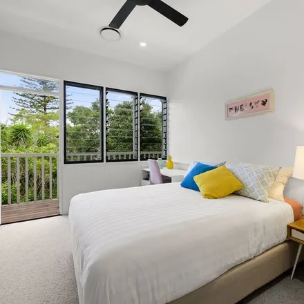 Rent this 5 bed house on Suffolk Park NSW 2481