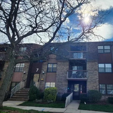 Buy this 2 bed condo on 69 Golden Square in Woodbridge, Woodbridge Township