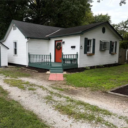 Buy this 2 bed house on 103 South 12th Street in Wood River, IL 62095