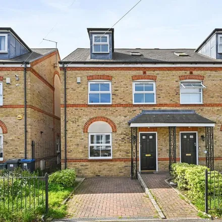 Rent this 4 bed duplex on Marlborough Road in London, SW19 2HF