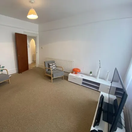 Image 4 - Dulux Decorator Centre, Palace Avenue, Paignton, TQ3 3HE, United Kingdom - Apartment for rent