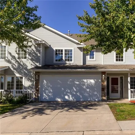 Image 1 - 2100 Meadow Chase Lane, Des Moines, IA 50320, USA - Townhouse for sale