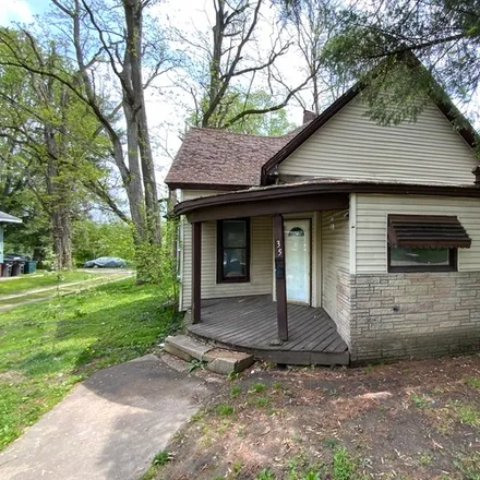 Rent this 3 bed house on 35 Lake St