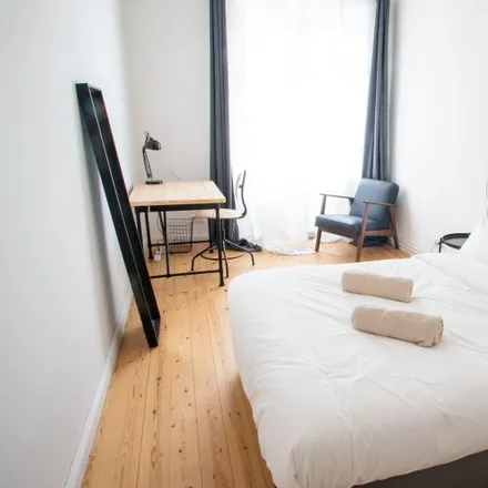 Rent this 3 bed room on Joachim-Friedrich-Straße 38 in 10711 Berlin, Germany