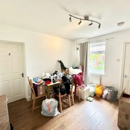 Image 7 - Battery Hill, Winchester, SO22 4FW, United Kingdom - Apartment for rent