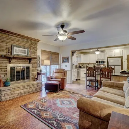 Image 5 - 6025 North Shawnee Avenue, Oklahoma City, OK 73112, USA - House for sale