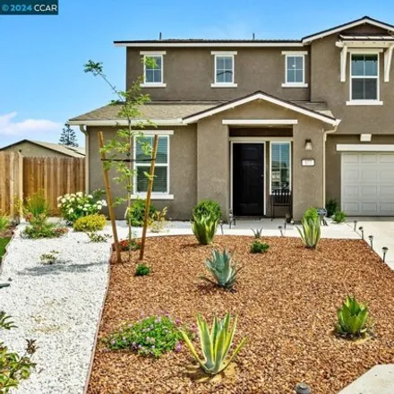 Buy this 5 bed house on Evergreen Avenue in Reedley, CA 93654