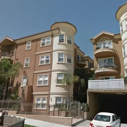 Rent this 2 bed condo on 917 South New Hampshire Avenue in Los Angeles, CA 90006