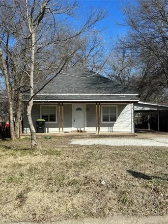 Buy this 2 bed house on 846 West 5th Street in Ada, OK 74820