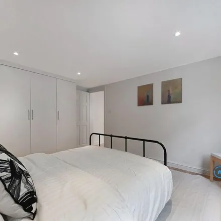 Rent this 2 bed apartment on Avenell Road in London, N5 1DP