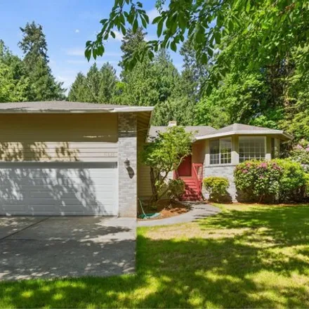 Buy this 3 bed house on 11025 Southwest Boones Ferry Road in Portland, OR 97219