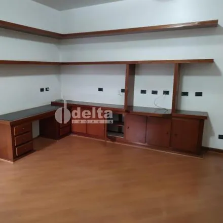 Buy this 3 bed house on Avenida Floriano Peixoto in Centro, Uberlândia - MG