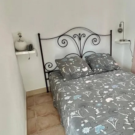 Rent this 1 bed apartment on Orpi in 220 Avenue de Port Fréjus, 83700 Fréjus