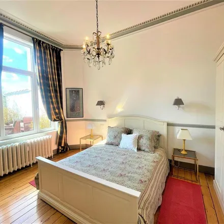 Rent this 2 bed apartment on Avenue Sainte-Alix - Sinte-Aleidislaan 55 in 1150 Woluwe-Saint-Pierre - Sint-Pieters-Woluwe, Belgium