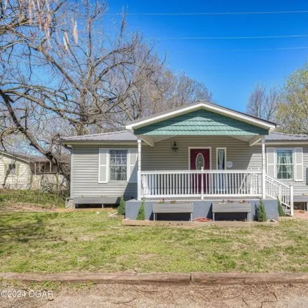 Buy this 3 bed house on 2575 West Perkins Street in Joplin, MO 64801