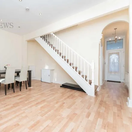 Rent this 3 bed house on 39 Graham Avenue in London, W13 9TQ