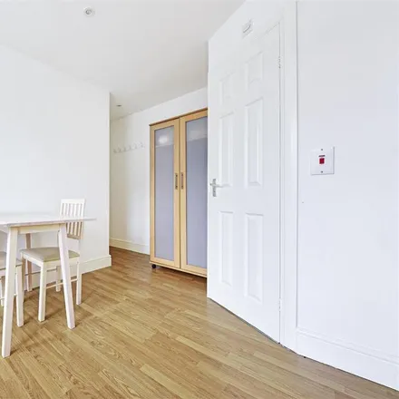 Image 4 - 18 Collingham Place, London, SW5 0TF, United Kingdom - Apartment for rent