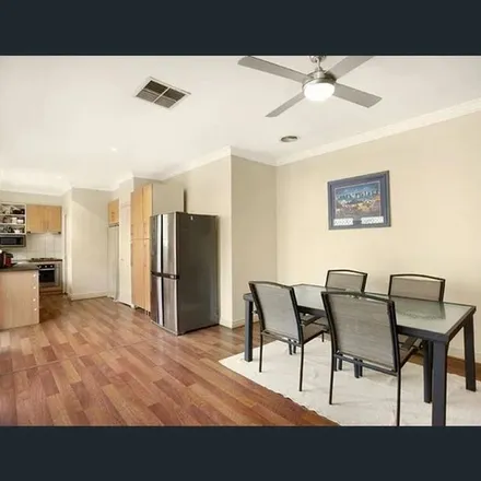 Image 4 - 17 Cabena Crescent, Chadstone VIC 3148, Australia - Apartment for rent