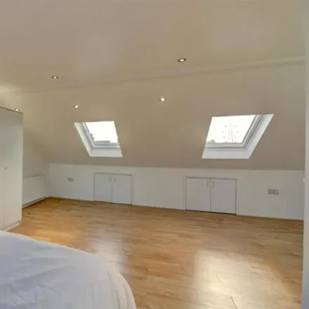 Rent this 4 bed duplex on North Gardens in London, SW19 2NR