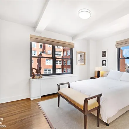 Image 7 - 245 EAST 72ND STREET 15E in New York - Apartment for sale