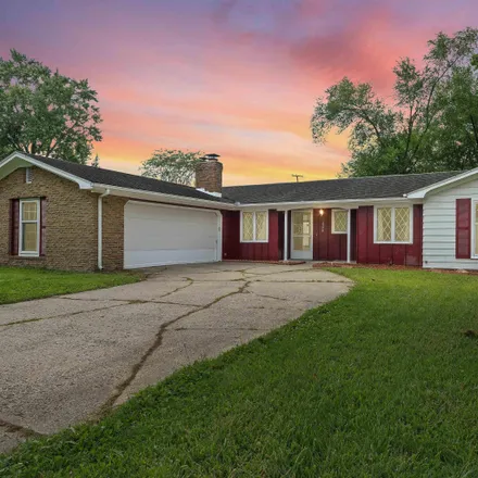 Buy this 3 bed house on 2229 Forest Valley Drive in Fort Wayne, IN 46815