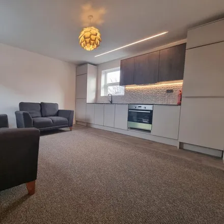 Rent this 3 bed apartment on Mauldeth Road in Manchester, M14 6UR