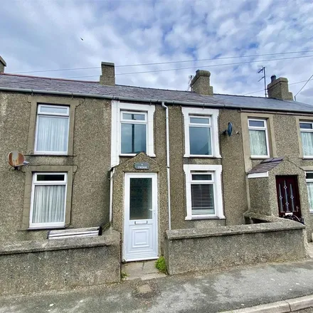Rent this 2 bed townhouse on Lon Uchaf in Morfa Nefyn, LL53 6AL