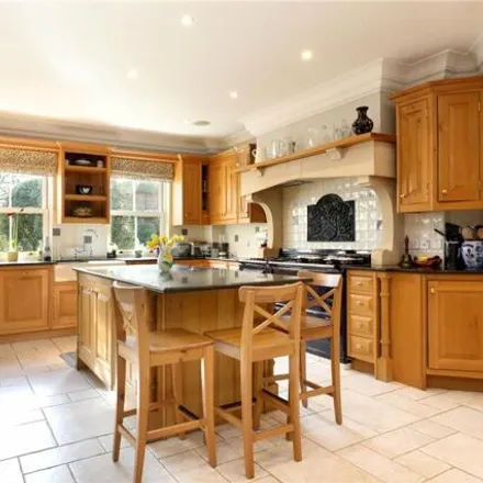 Image 4 - Cambridge Road, Forty Green, HP9 1HW, United Kingdom - House for sale